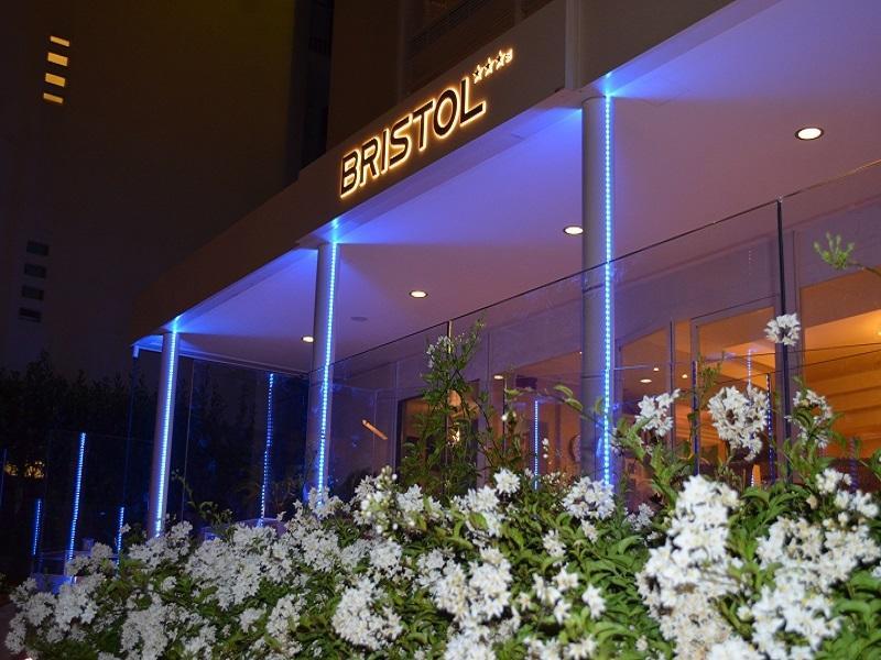קאטוליקה Hotel Bristol מראה חיצוני תמונה
