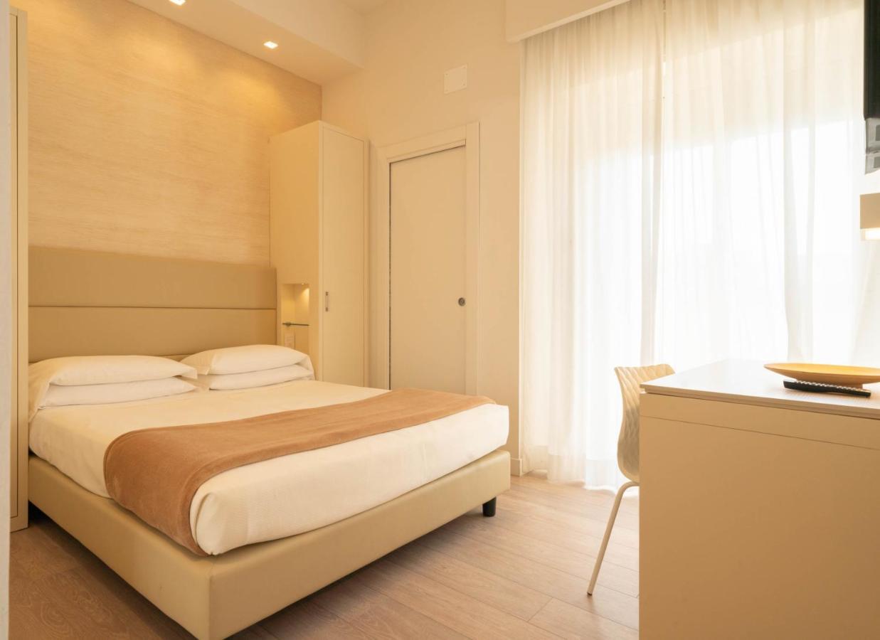 קאטוליקה Hotel Bristol מראה חיצוני תמונה