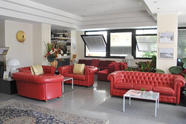 קאטוליקה Hotel Bristol מראה חיצוני תמונה