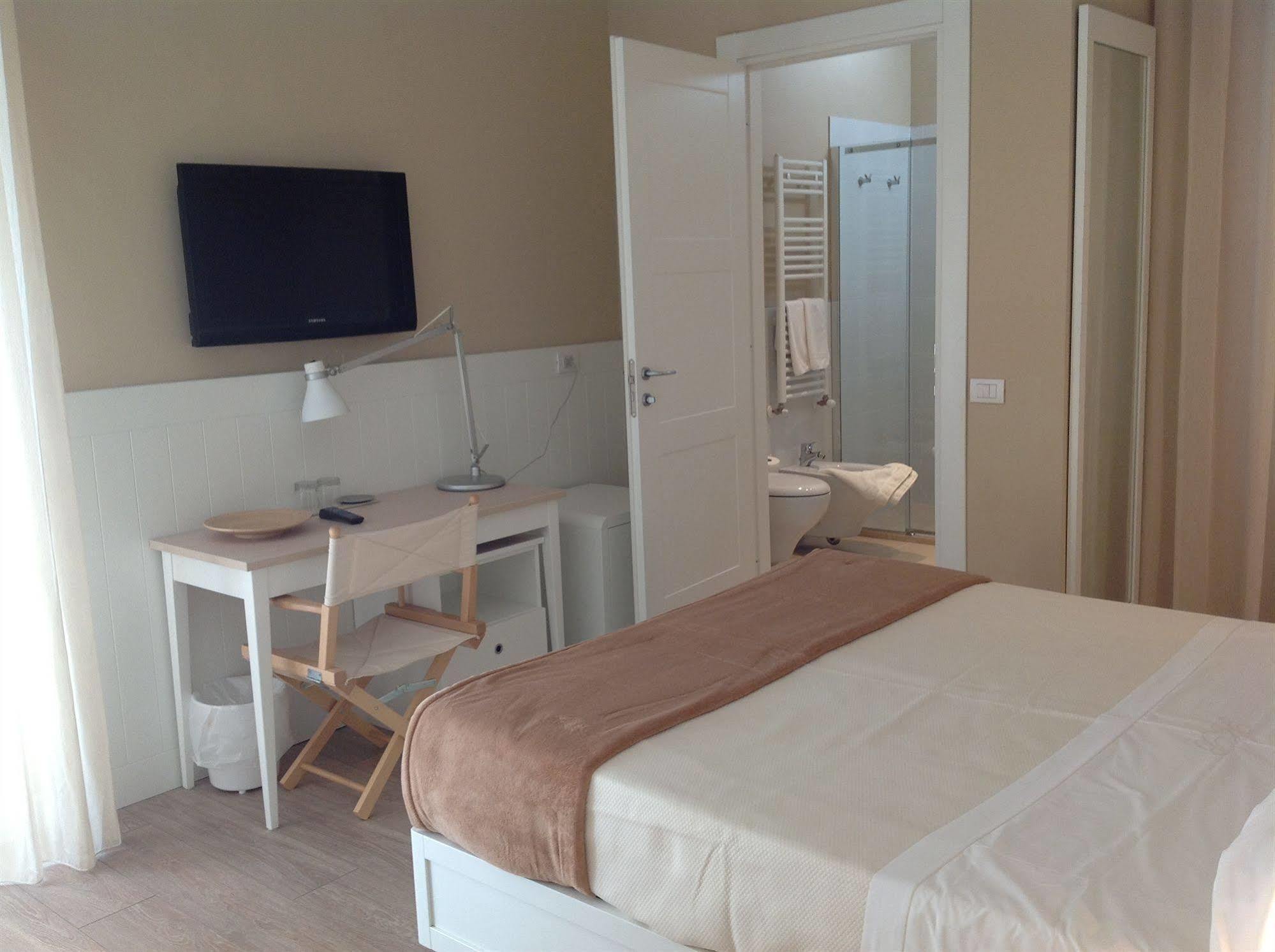 קאטוליקה Hotel Bristol מראה חיצוני תמונה