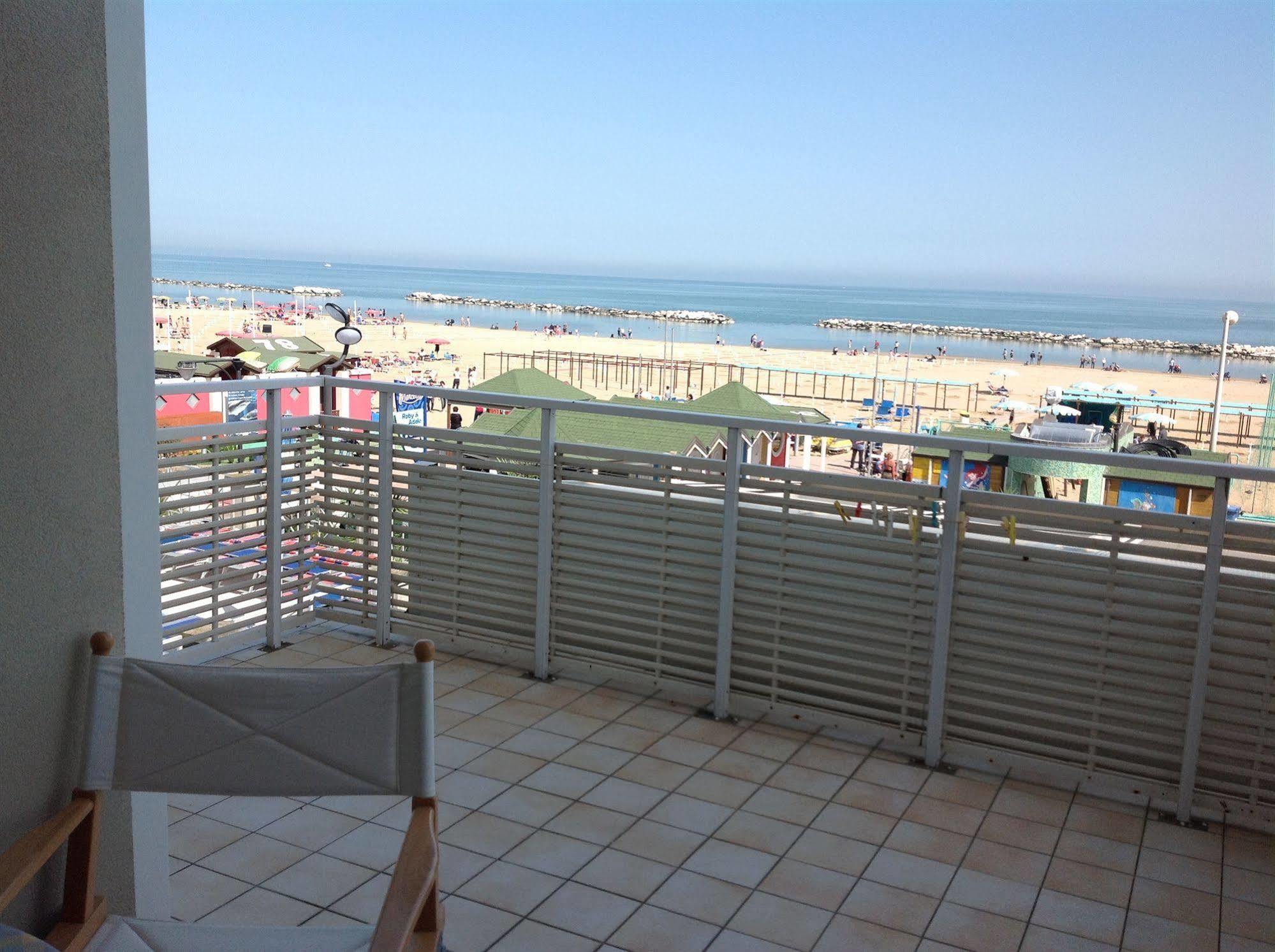 קאטוליקה Hotel Bristol מראה חיצוני תמונה