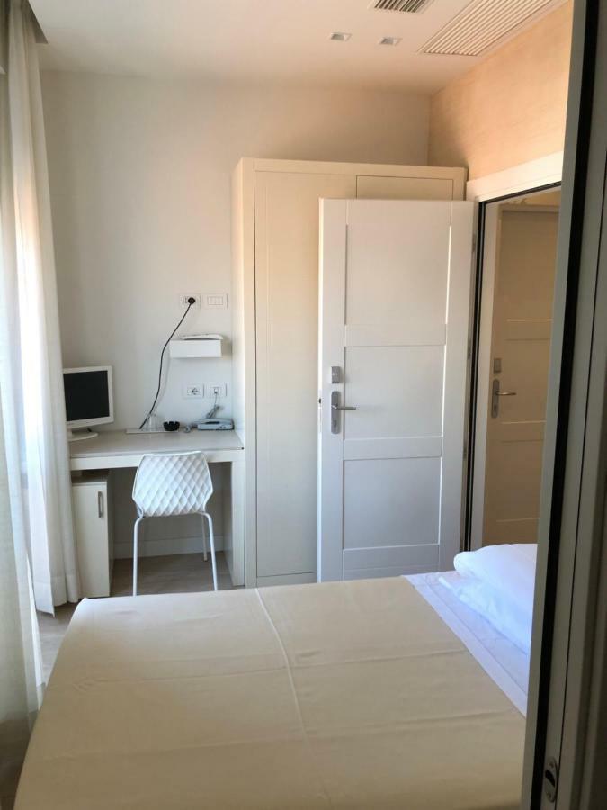 קאטוליקה Hotel Bristol מראה חיצוני תמונה