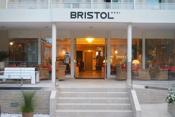 קאטוליקה Hotel Bristol מראה חיצוני תמונה